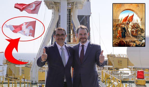 Fatih sondaj gemisine asılan ve ilk kez görücüye çıkan bayrağın gizemi çözüldü