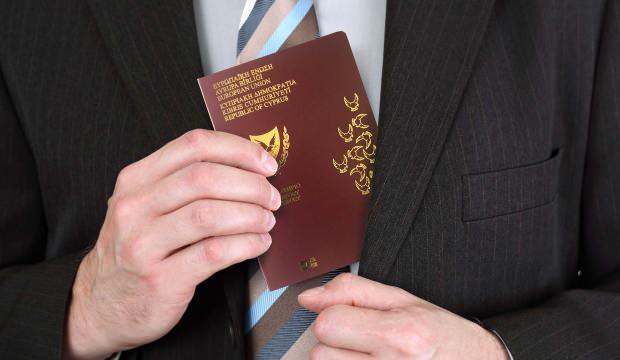 Kibris Rum Kesiminin Onlarca Suclu Ve Kacaga Pasaport Verdigi Ortaya Cikti Dunya Haberleri