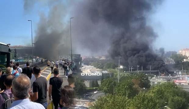 son dakika metrobus duraginda yangin cikti iste incirli metrobus istasyonundan goruntuler guncel haberleri