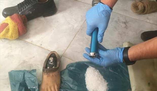 Protez bacağının içinden uyuşturucu çıktı