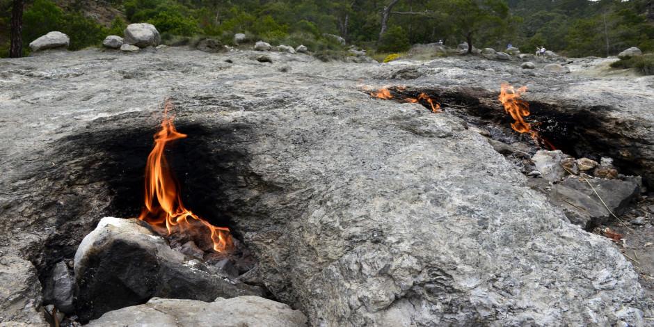 2 bin 500 yıldır yanan doğa harikası: Chimaera