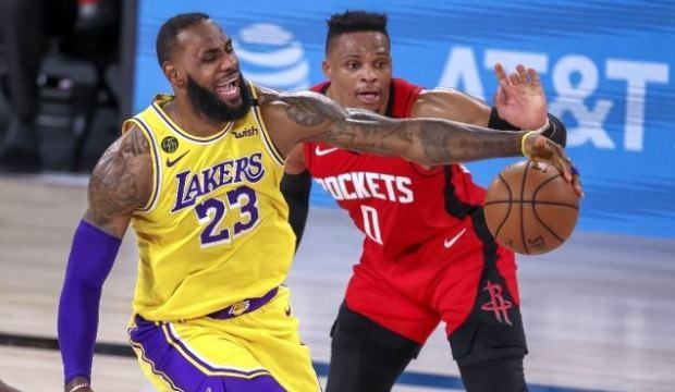 Lakers seride avantajı ele geçirdi
