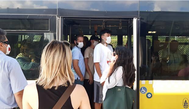 Metrobüslerde sosyal mesafesiz yolculuk
