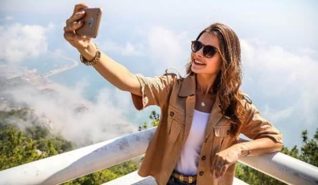 Antalya'da şaşırtan görüntü! Herkes telefona sarıldı