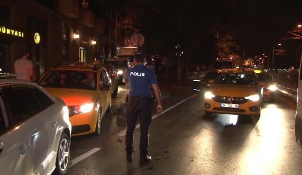 Beşiktaş’ta trafik kazasında ticari taksi takla attı:2 yaralı