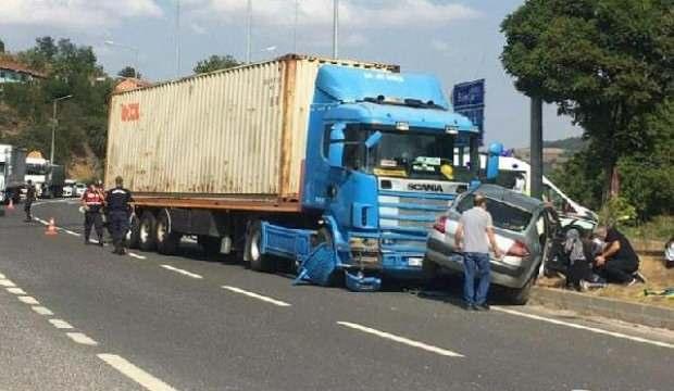 Bilecik'te TIR ile otomobil çarpıştı: 5 yaralı