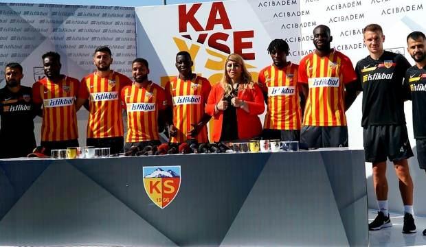 Kayserispor'dan imza şov