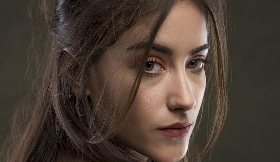 menajerimi_ara_dizisinde_aras_bulut_iynemli_ve_hazal_kaya_konuk_olsun_istegi_1600589293_8403.jpg
