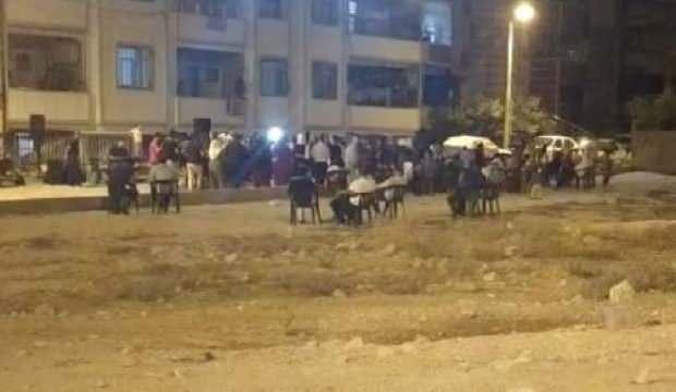 Şanlıurfa’da yasağa rağmen sokakta düğün yapılıp halay çekildi