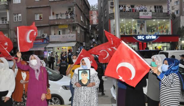 Acılı Şırnak annelerine HDP'lilerden terbiyesizlik - GÜNCEL Haberleri,  Haber7