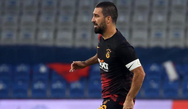 Arda, hem sahada, hem saha dışında lider