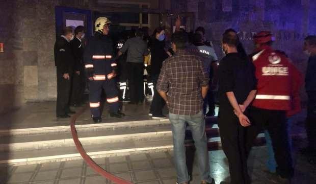 Psikiyatri Bolumunde Yatan Hasta Atese Verdigi Odasinda Oldu 3 Sayfa Haberleri