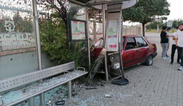 Otomobili Ile Drift Yapan Surucu Otobus Duragina Daldi 3 Yarali Guncel Haberleri