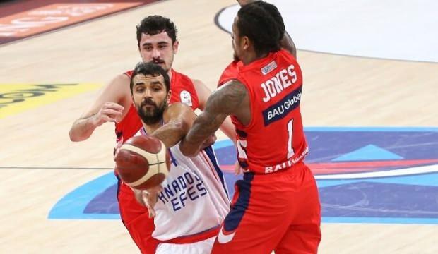 Anadolu Efes seriye bağladı, 4'te 4