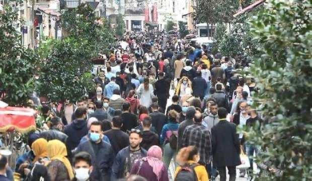 Bakan Koca'dan sert tepki: Bu kalabalığa sağlam giren hasta çıkar