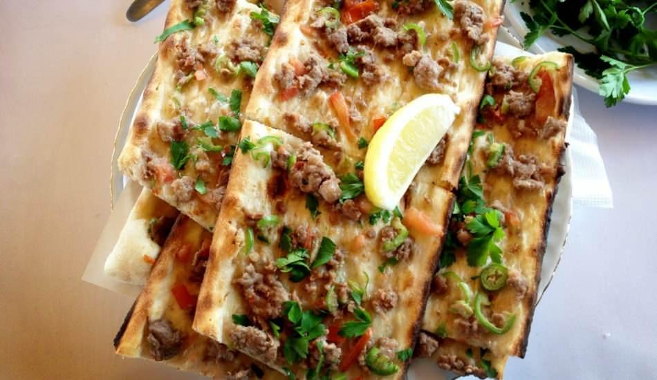 kayserinin_civikli_pidesi_nasil_yapilir_civikli_pide_yapmanin_puf_noktalari_1602590787_5355.jpg