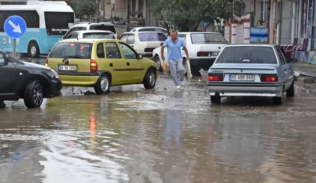 Manisa'da dolu ve sağanak etkili oldu