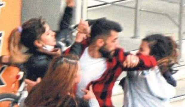 3 kız kavga etti, genç adamın imdadına polis yetişti