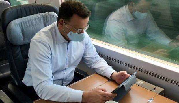 Almanya Sağlık Bakanı Spahn, koronaya yakalandı!