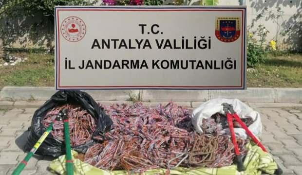 Antalya'da kablo hırsızlığı: 6 şüpheli yakalandı