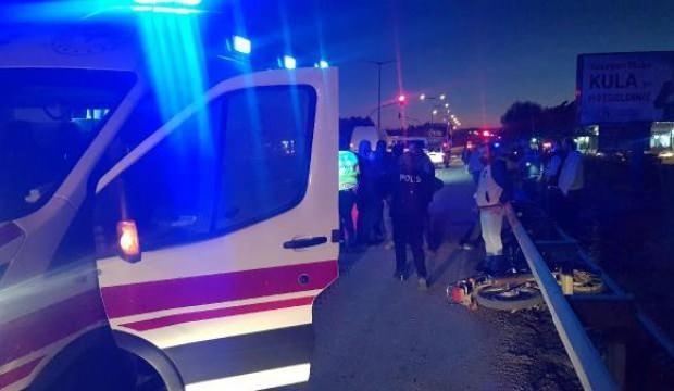 Başını demir bariyerlere çarpan motosikletin sürücüsü ağır yaralandı