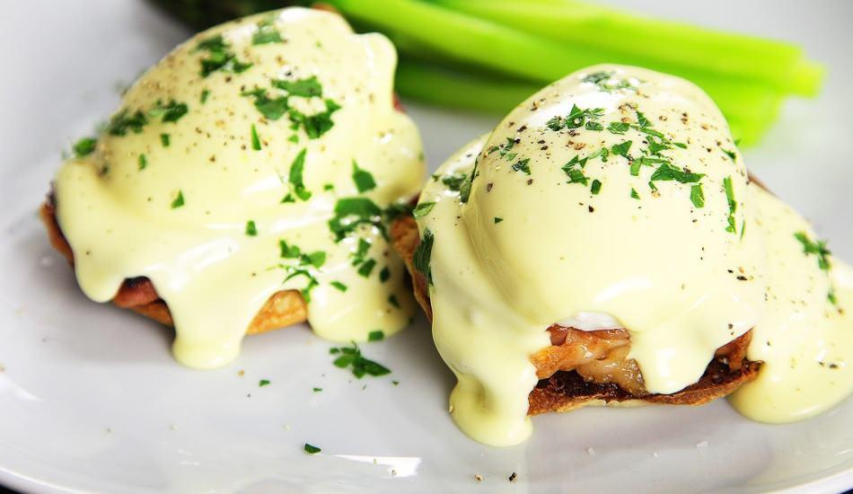 benedict_nedir_egg_benedict_nasil_yapilir_egg_benedict_malzemeleri_1603187830_6452.jpg