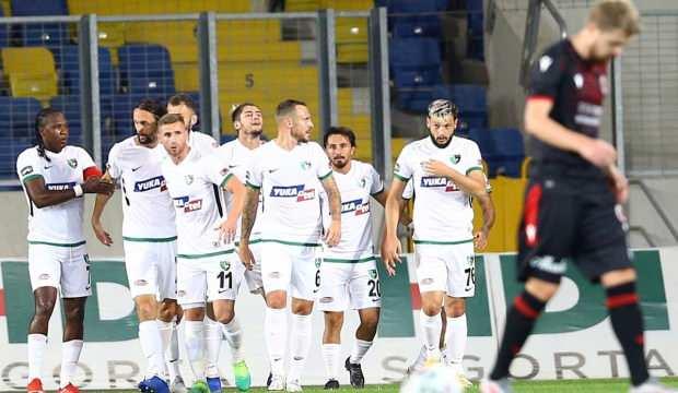 Denizlispor ilk galibiyetini aldı.