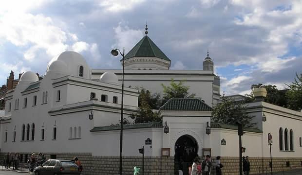Fransa'da bir cami daha radikallik gerekçesiyle kapatılıyor