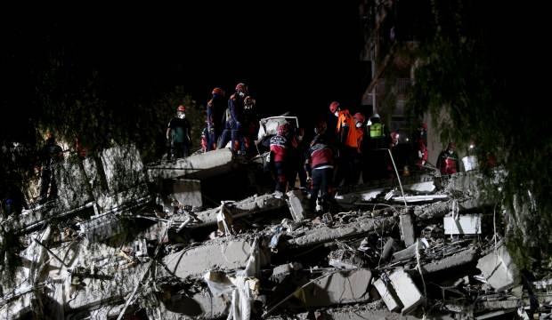 Izmir De Arama Kurtarma Calismalarinda 33 Saate Girildi Ekiplerin Zamana Karsi Yarisi Guncel Haberleri