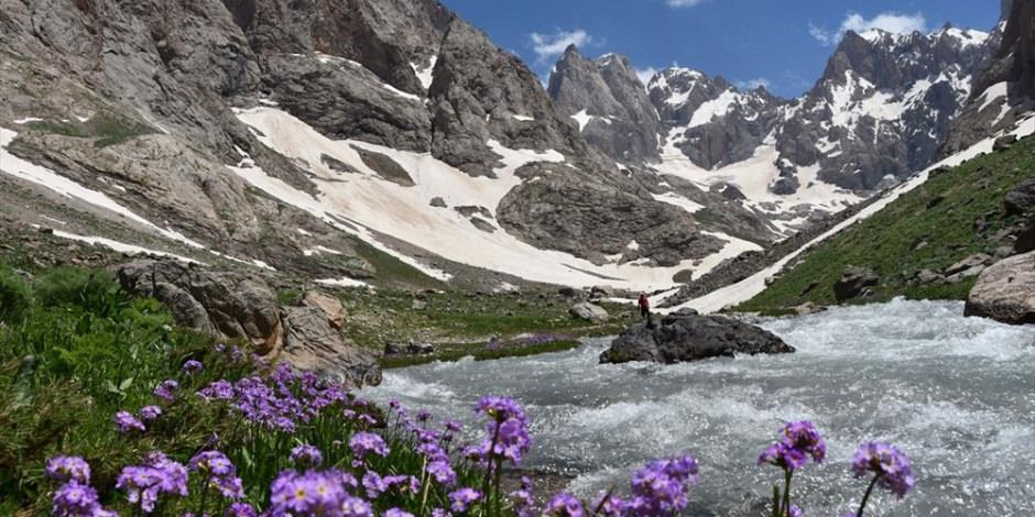 Cilo Dağları ve Sat Buzul Gölleri Milli Parkı doğal güzellikleriyle öne çıkıyor