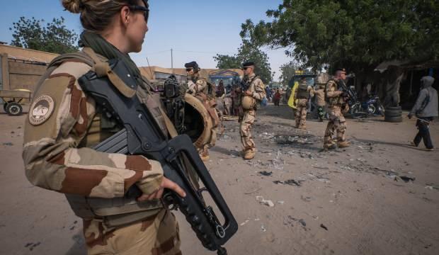Fransa Mali'de 50 terörist öldürdü