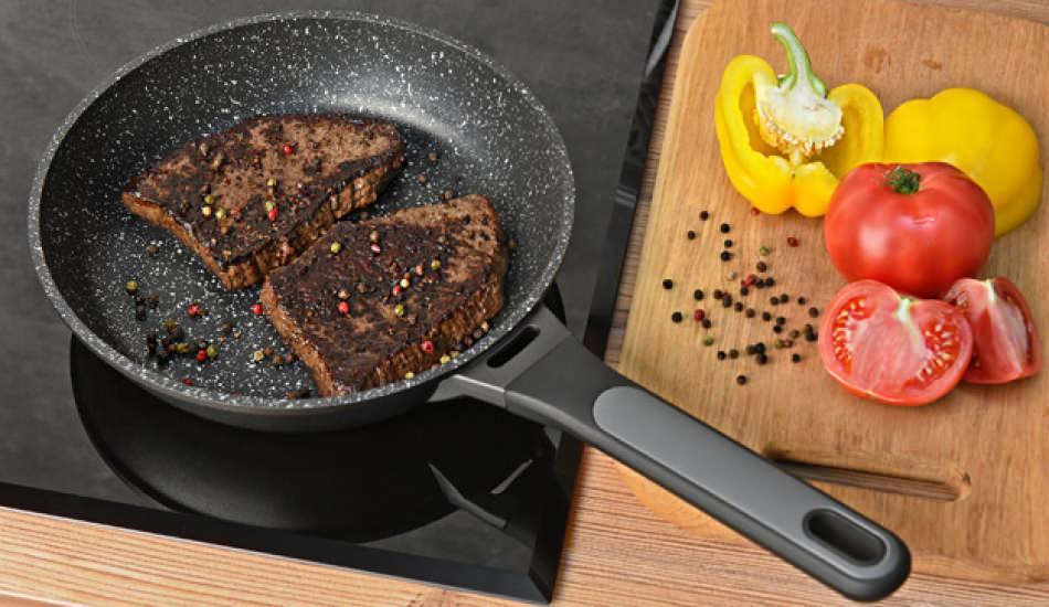 teflon_tava_kullanirken_nelere_dikkat_edilmeli_teflon_tava_nasil_kullanilir_1605620328_2265.jpg