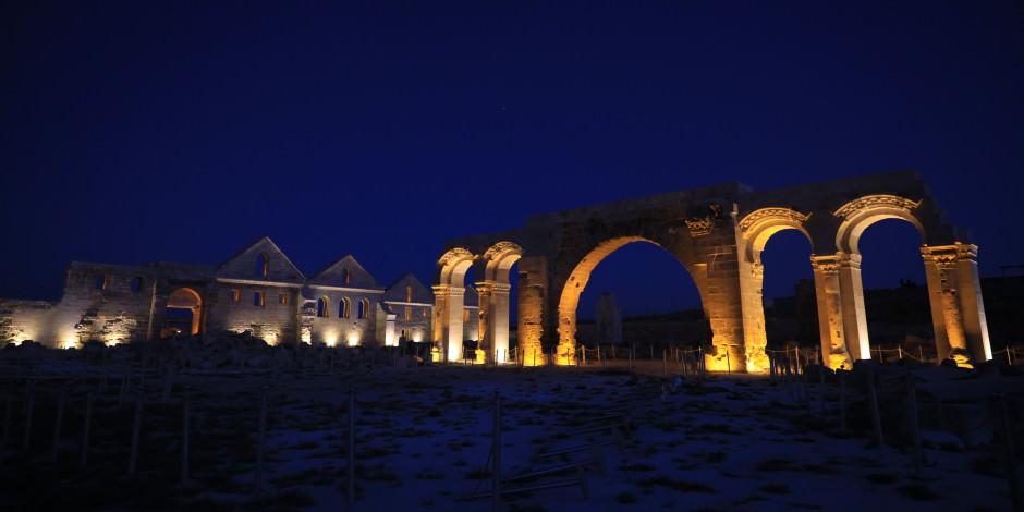 UNESCO adayı 7 asırlık ören yerine görkemli ışıklandırma