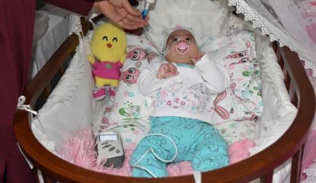 6 aylık minik Elif, yaşamını 5 tıbbi cihaza bağlı sürdürüyor