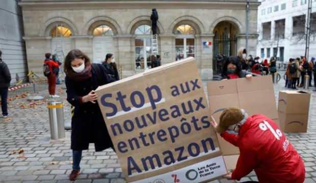İşçiler Amazon'un sahibi Jeff Bezos'a karşı ayaklandı