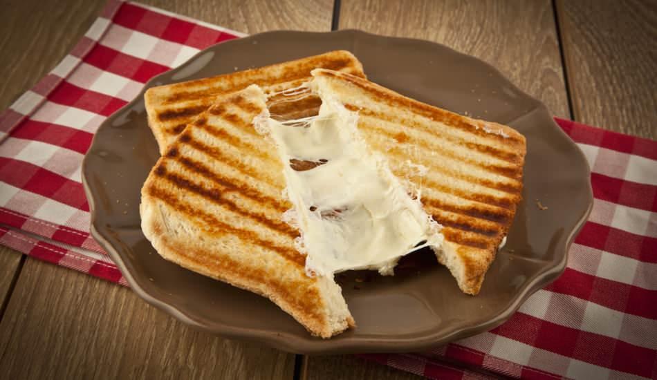 kasar_peyniri_ile_tost_peyniri_arasindaki_fark_nedir_1607172140_1128.jpg