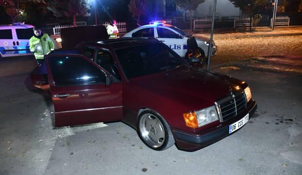 Polisin dur ihtarına uymayan sürücü otomobili bırakıp kaçtı