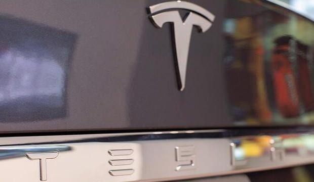 Elon Musk uyardı! Tesla hisseleri...