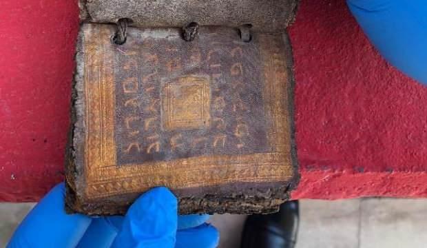 Muğla'da altın varaklı el yazması Tevrat ele geçirildi