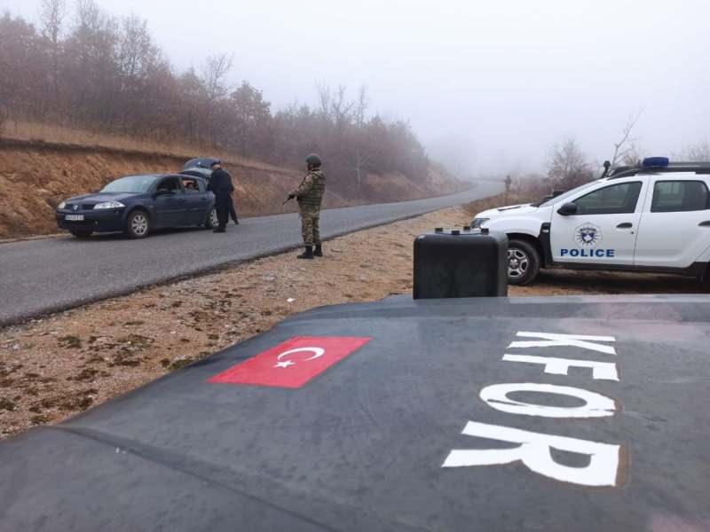 Türk askeri Kosova-Sırbistan sınırında devriye yaptı