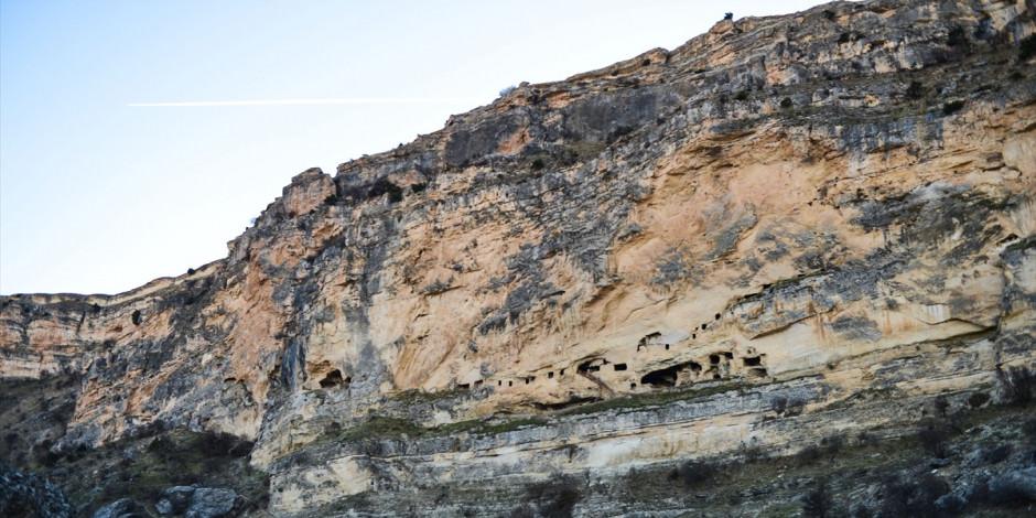 Tunceli'nin "Urartu Mağaraları" turizme kazandırılıyor