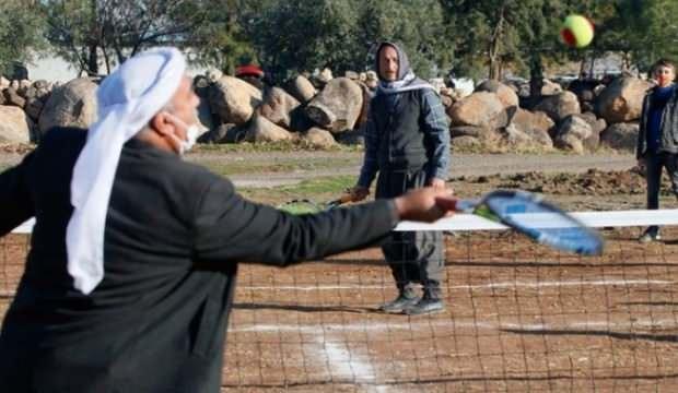 Viranşehir'de köylülerin tenis aşkı!