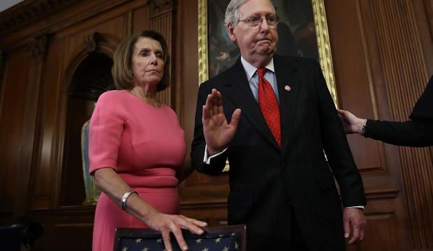 Pelosi ve McConnell'ın evlerine saldırı