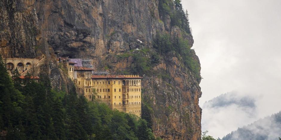 Trabzon'dan yeni turizm sezonu için hazırlık! Sümela Manastırı çevresi değişiyor