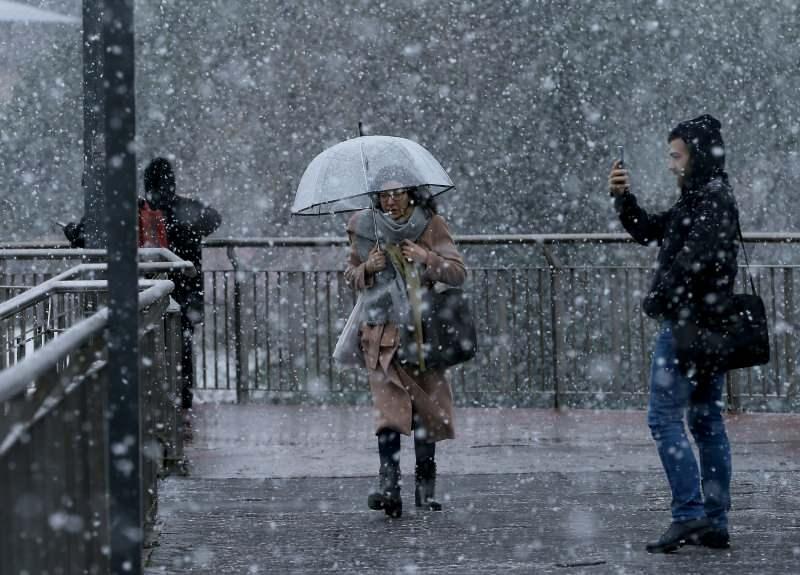 Son dakika: Meteoroloji ve AKOM’dan İstanbul için peşe peşe kar uyarısı!