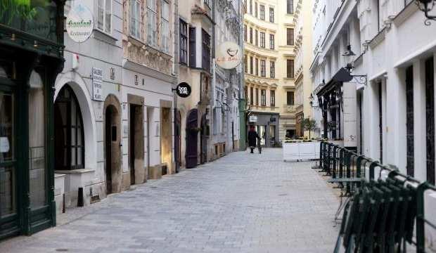 Avusturya'da koronavirüs karantinası uzatıldı