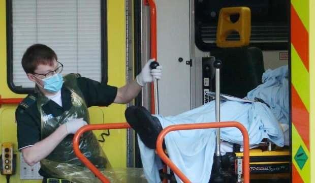 İngiltere'de hastaneler alarmda: 30 saniyede bir yeni vaka geliyor