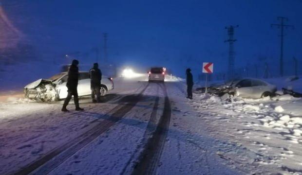 Otomobiller çarpıştı: 5 yaralı