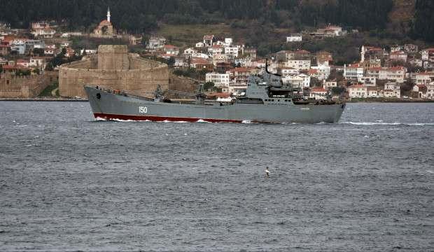 Rus savaş gemisi Çanakkale Boğazı’ndan geçti