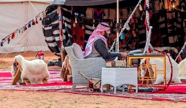 Suudi Arabistan Veliaht Prensi, Davos'a çölden katıldı